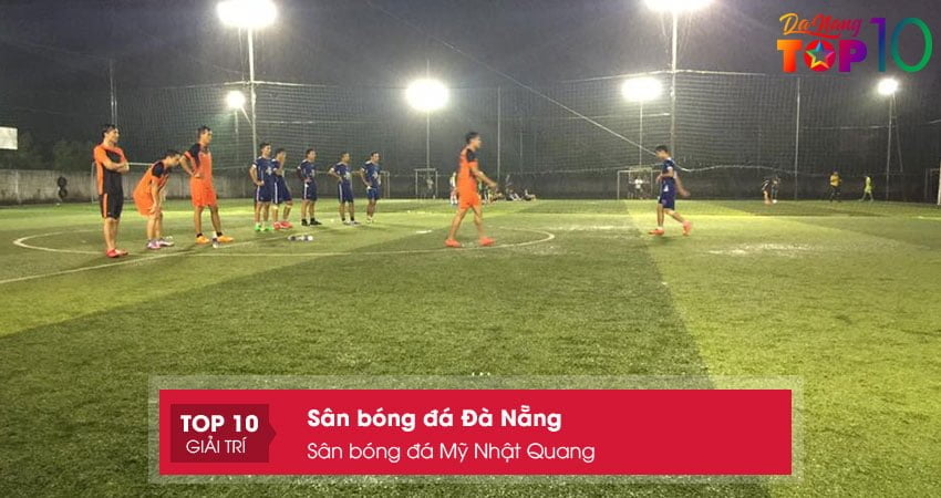 san-bong-da-my-nhat-quang-san-bong-da-da-nang-nen-trai-nghiem-top10danang